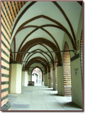 Stralsund Arkadengang Rathaus