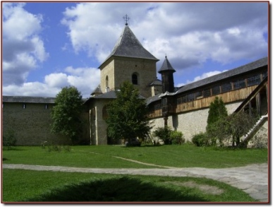 Kloster Sucevita innerhalb der Befestigungsmauer